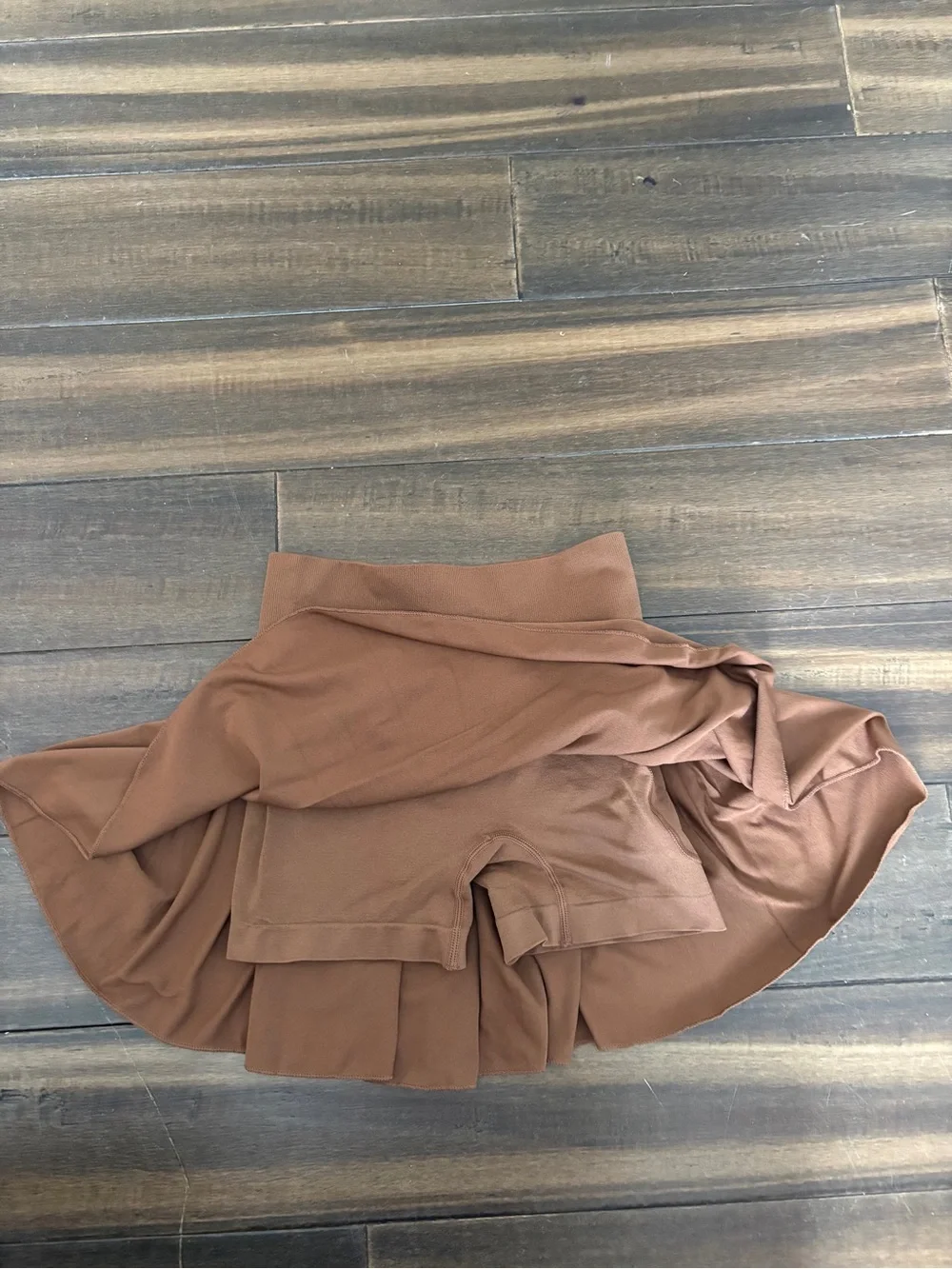 NWOT Sz S OQQ Brown Flowy Pleat-like Athletic Athleisure Mini Skort, Stretchy